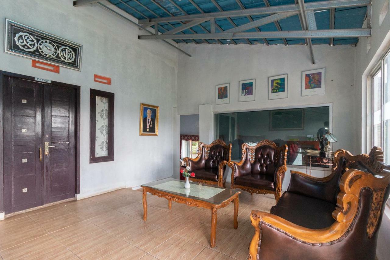 Reddoorz Plus At Grand Yustik Sukabumi Kültér fotó